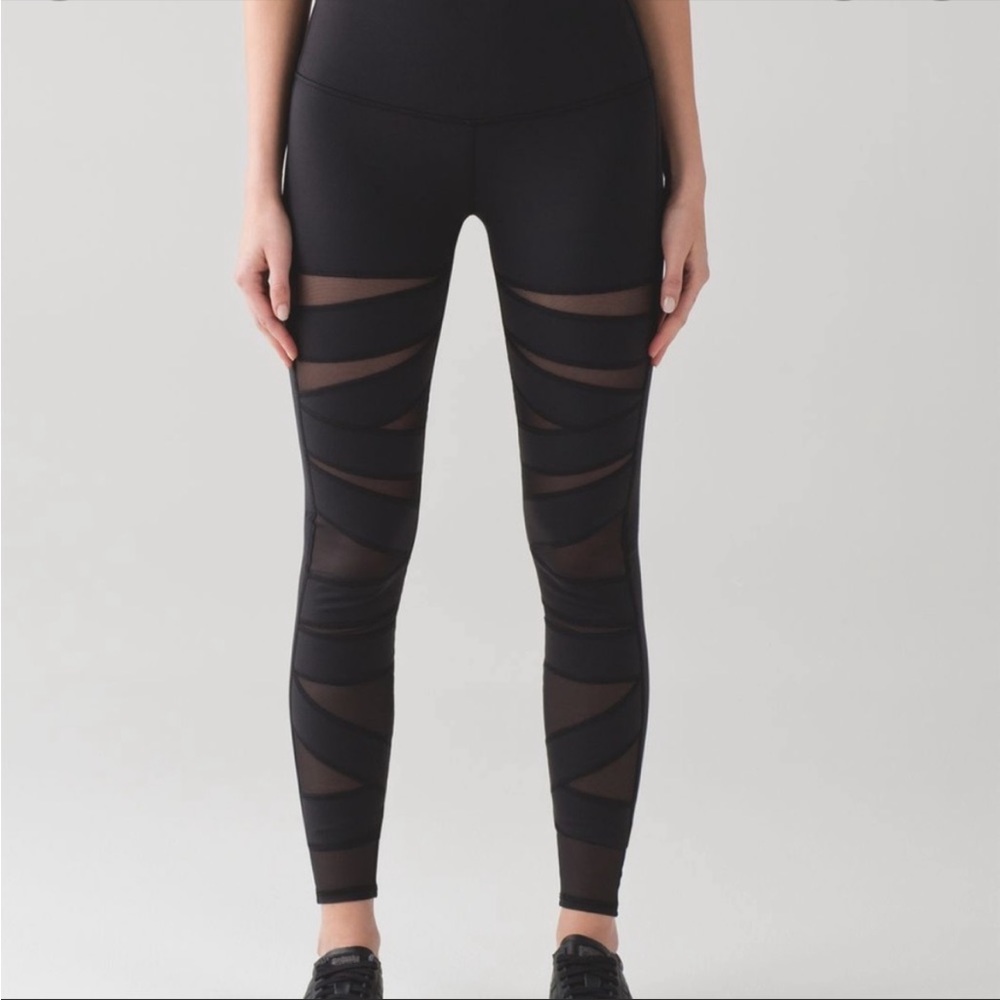 Lululemon mesh wunder under leggings